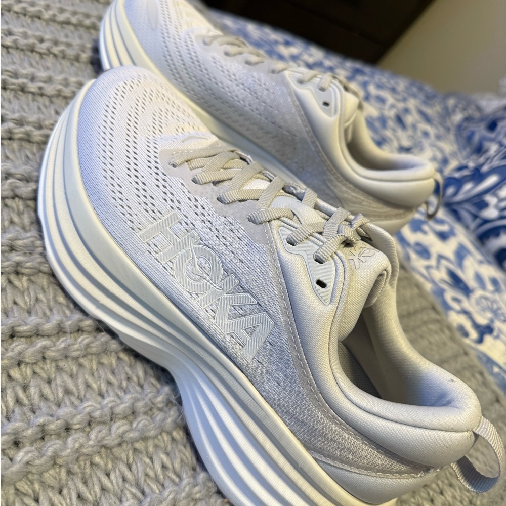 Women’s Hoka Bondi 8 - size 8 - brand new